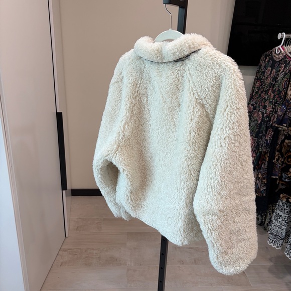 Farm Rio: Cream Rococo Flowers Bomber
Fleece Jacket - Picture 8 of 14